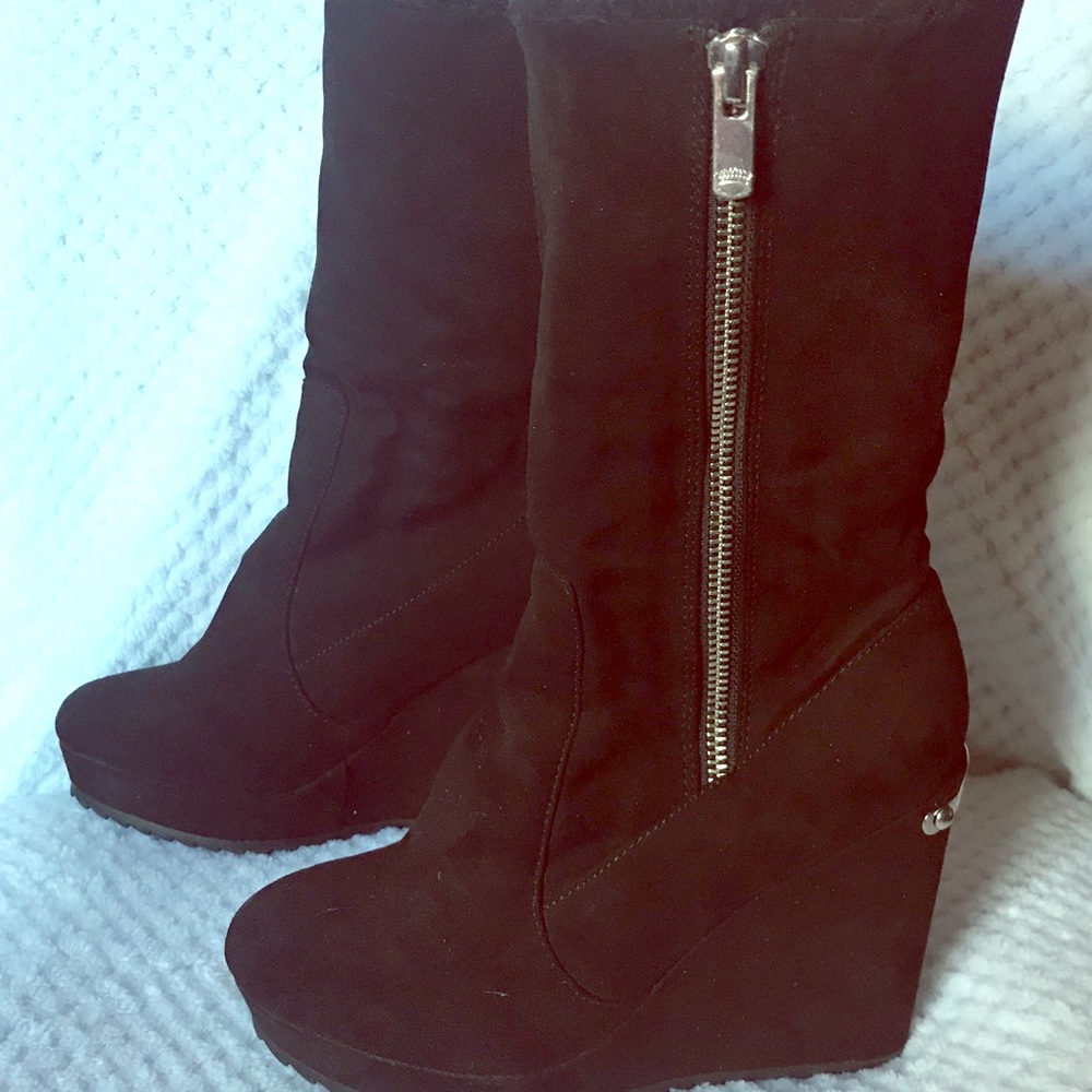 NWOT Juicy wedge boots